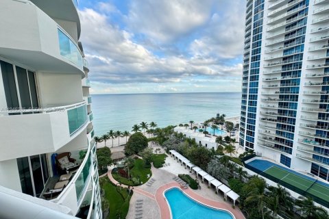 Снять в аренду кондоминиум в Холливуд, Флорида 1 спальня, 103.4м2, № 2004281 - фото 3