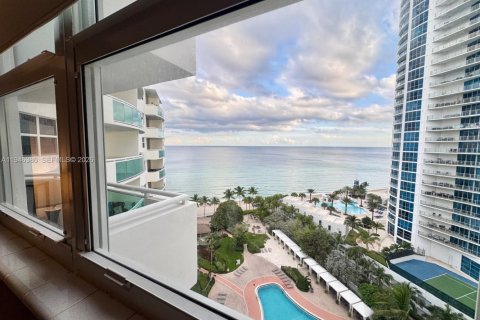 Снять в аренду кондоминиум в Холливуд, Флорида 1 спальня, 103.4м2, № 2004281 - фото 5