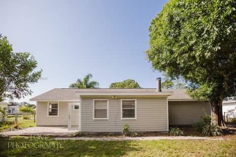 Casa en venta en Port St. Lucie, Florida, 3 dormitorios, 127.28 m2 № 1712822 - foto 8