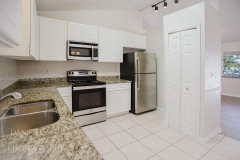 Casa en venta en Port St. Lucie, Florida, 3 dormitorios, 127.28 m2 № 1712822 - foto 4