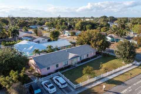 Купить коммерческую недвижимость в Бойнтон-Бич, Флорида 213.49м2, № 2026730 - фото 18