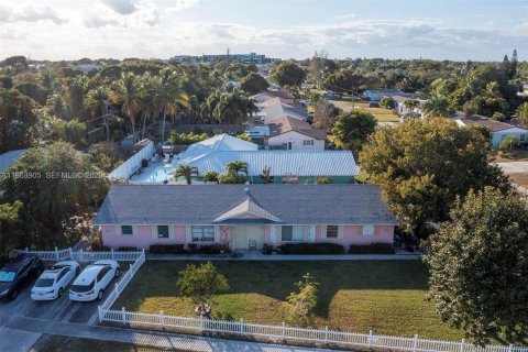 Коммерческая недвижимость в Бойнтон-Бич, Флорида 213.49м2 № 2026730