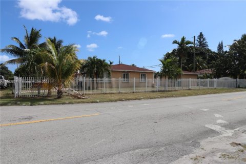 Villa ou maison à vendre à Miami, Floride: 3 chambres, 96.34 m2 № 1978546 - photo 18