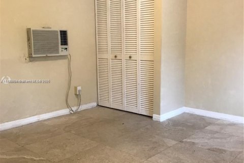 Villa ou maison à vendre à Miami, Floride: 3 chambres, 96.34 m2 № 1978546 - photo 22