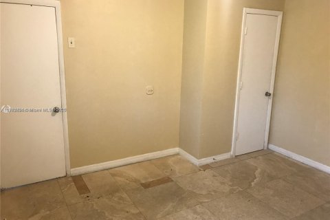 Villa ou maison à vendre à Miami, Floride: 3 chambres, 96.34 m2 № 1978546 - photo 21