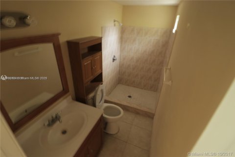 Villa ou maison à vendre à Miami, Floride: 3 chambres, 96.34 m2 № 1978546 - photo 29