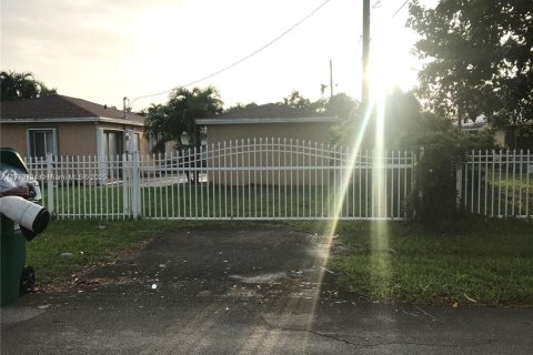 Villa ou maison à vendre à Miami, Floride: 3 chambres, 96.34 m2 № 1978546 - photo 19