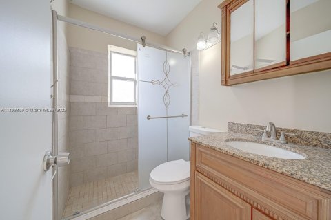 Villa ou maison à vendre à Miami, Floride: 3 chambres, 96.34 m2 № 1978546 - photo 12