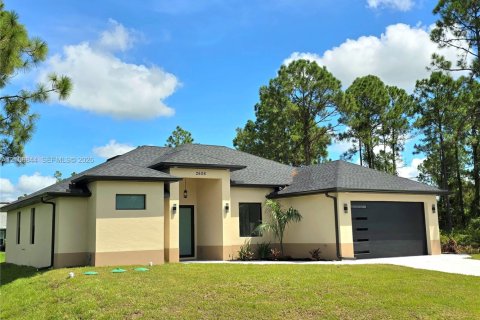 House in Lehigh Acres, Florida 3 bedrooms, 158.21 sq.m. № 2419506 - photo 3
