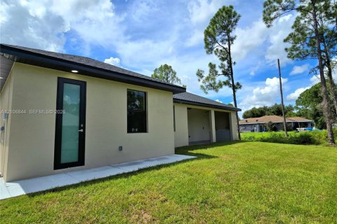 House in Lehigh Acres, Florida 3 bedrooms, 158.21 sq.m. № 2419506 - photo 30