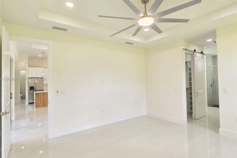 House in Lehigh Acres, Florida 3 bedrooms, 158.21 sq.m. № 2419506 - photo 13