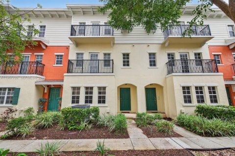 Adosado en venta en Pompano Beach, Florida, 3 dormitorios, 184.69 m2 № 2029431 - foto 2