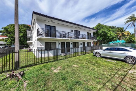Villa ou maison à louer à Miami, Floride: 2 chambres, 565.77 m2 № 1995845 - photo 28