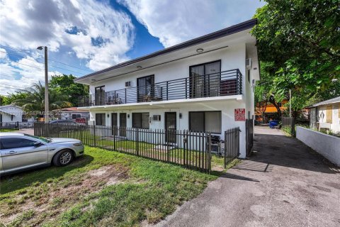 Villa ou maison à louer à Miami, Floride: 2 chambres, 565.77 m2 № 1995845 - photo 9