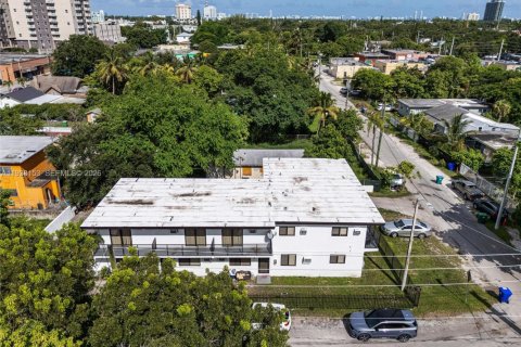 Villa ou maison à louer à Miami, Floride: 2 chambres, 565.77 m2 № 1995845 - photo 14