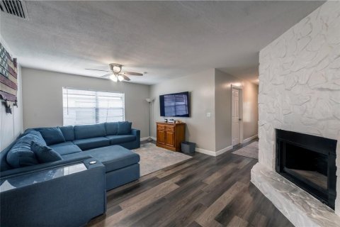 House in Tampa, Florida 3 bedrooms, 112.78 sq.m. № 2217253 - photo 5