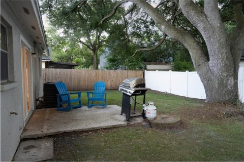 House in Tampa, Florida 3 bedrooms, 112.78 sq.m. № 2217253 - photo 19