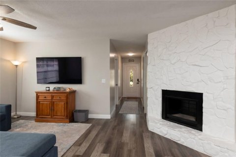House in Tampa, Florida 3 bedrooms, 112.78 sq.m. № 2217253 - photo 4