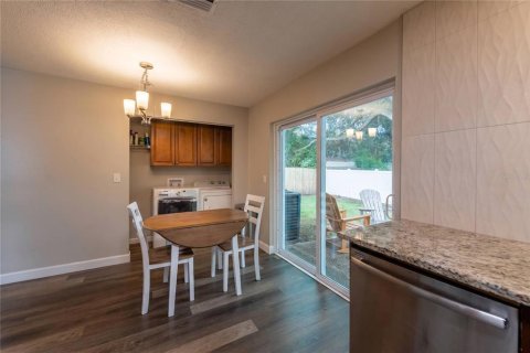 House in Tampa, Florida 3 bedrooms, 112.78 sq.m. № 2217253 - photo 7