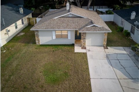 House in Tampa, Florida 3 bedrooms, 112.78 sq.m. № 2217253 - photo 3