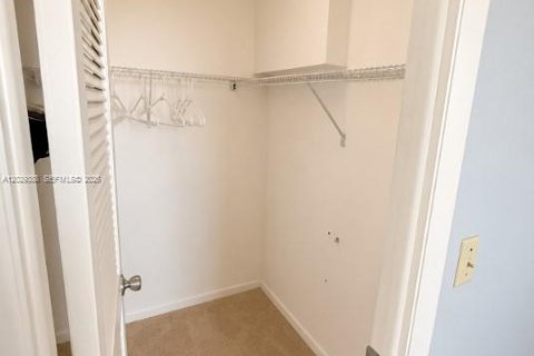 Condo in Dania Beach, Florida, 2 bedrooms  № 2086006 - photo 27