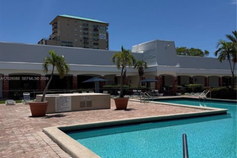 Condo in Dania Beach, Florida, 2 bedrooms  № 2086006 - photo 13