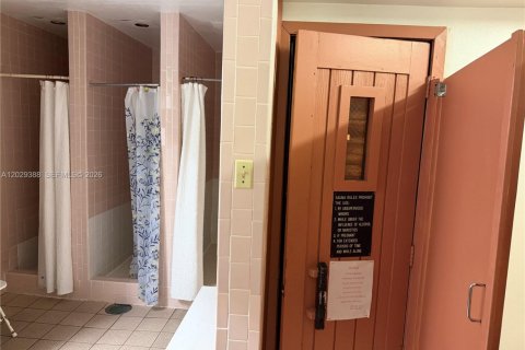 Condo in Dania Beach, Florida, 2 bedrooms  № 2086006 - photo 29