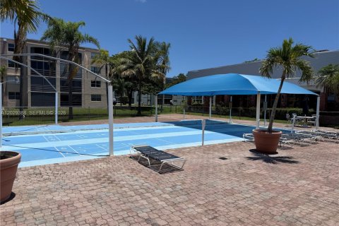 Condo in Dania Beach, Florida, 2 bedrooms  № 2086006 - photo 12