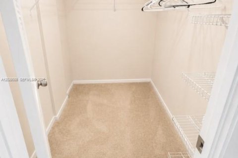 Condo in Dania Beach, Florida, 2 bedrooms  № 2086006 - photo 24