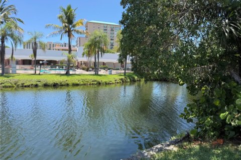 Condo in Dania Beach, Florida, 2 bedrooms  № 2086006 - photo 6