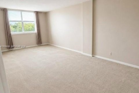 Condo in Dania Beach, Florida, 2 bedrooms  № 2086006 - photo 22