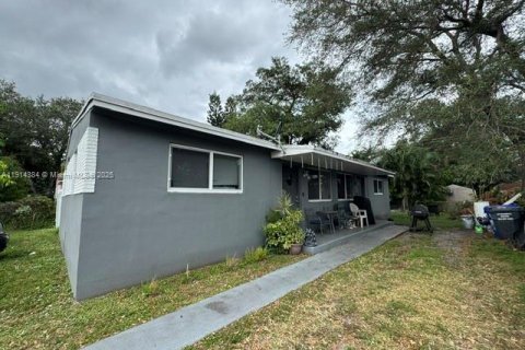 Propiedad comercial en venta en Hollywood, Florida, 142.05 m2 № 1969969 - foto 3