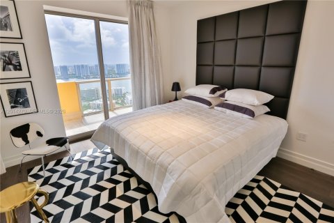 Condo in Sunny Isles Beach, Florida, 3 bedrooms № 2076383 - photo 16
