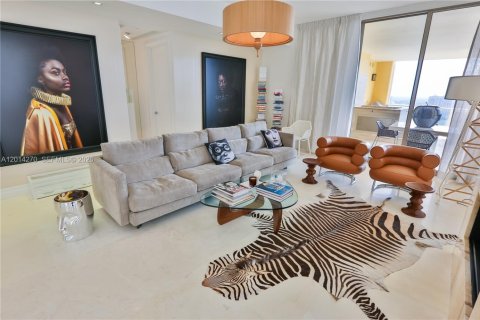 Condo in Sunny Isles Beach, Florida, 3 bedrooms № 2076383 - photo 13