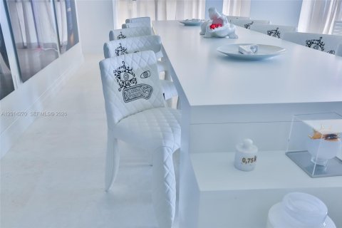 Condo in Sunny Isles Beach, Florida, 3 bedrooms № 2076383 - photo 9