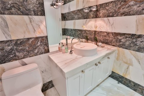 Condo in Sunny Isles Beach, Florida, 3 bedrooms № 2076383 - photo 19