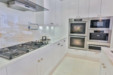 Condo in Sunny Isles Beach, Florida, 3 bedrooms № 2076383 - photo 8
