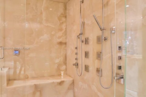 Condo in Sunny Isles Beach, Florida, 3 bedrooms № 2076383 - photo 28