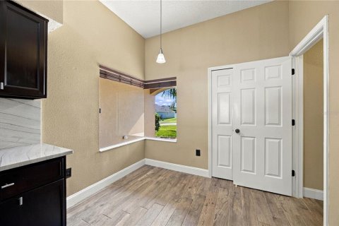 Casa en venta en Zephyrhills, Florida, 4 dormitorios, 145.3 m2 № 2383382 - foto 14