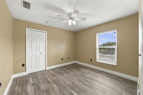 Casa en venta en Zephyrhills, Florida, 4 dormitorios, 145.3 m2 № 2383382 - foto 20