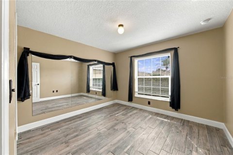 Casa en venta en Zephyrhills, Florida, 4 dormitorios, 145.3 m2 № 2383382 - foto 19