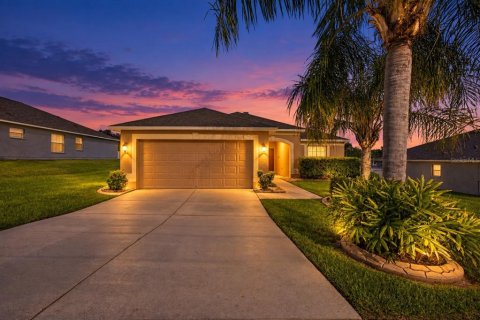 Casa en Zephyrhills, Florida 4 dormitorios, 145.3 m2 № 2383382