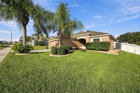 Casa en venta en Zephyrhills, Florida, 4 dormitorios, 145.3 m2 № 2383382 - foto 8