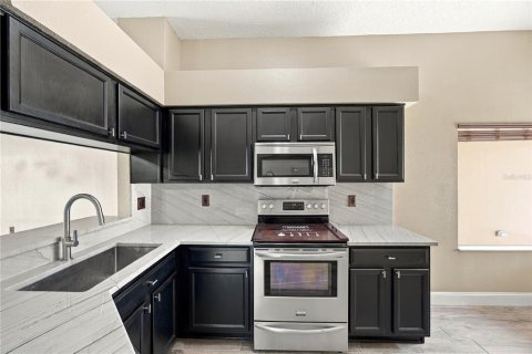 Casa en venta en Zephyrhills, Florida, 4 dormitorios, 145.3 m2 № 2383382 - foto 13