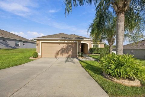 Casa en venta en Zephyrhills, Florida, 4 dormitorios, 145.3 m2 № 2383382 - foto 2