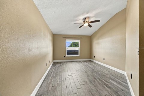 Casa en venta en Zephyrhills, Florida, 4 dormitorios, 145.3 m2 № 2383382 - foto 15