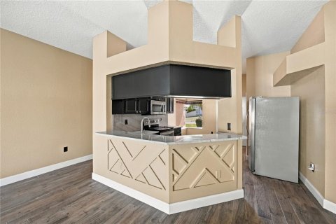 Casa en venta en Zephyrhills, Florida, 4 dormitorios, 145.3 m2 № 2383382 - foto 12
