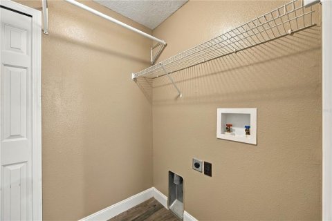 Casa en venta en Zephyrhills, Florida, 4 dormitorios, 145.3 m2 № 2383382 - foto 23