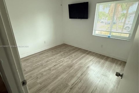 Casa en venta en Homestead, Florida, 3 dormitorios, 148.83 m2 № 1938690 - foto 14