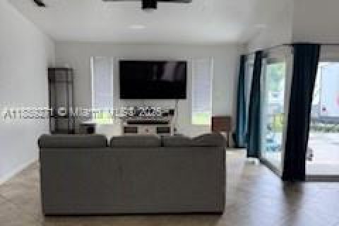 Casa en venta en Homestead, Florida, 3 dormitorios, 148.83 m2 № 1938690 - foto 28